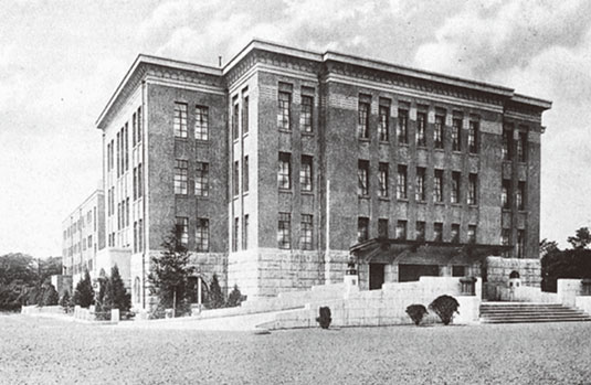 写真:初代日本青年館